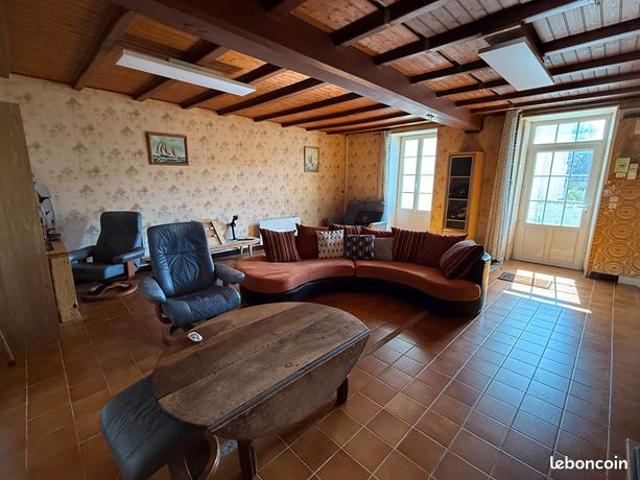 Maison vente à Saint-Jean-d'Angély, Nachamps