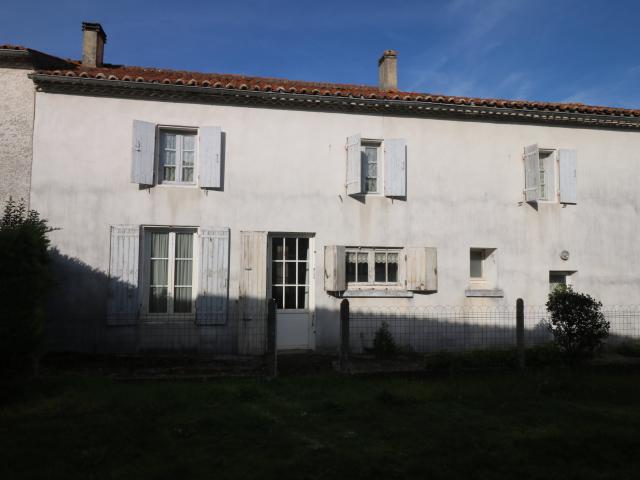 Maison vente à Saint-Jean-d'Angély, Loulay