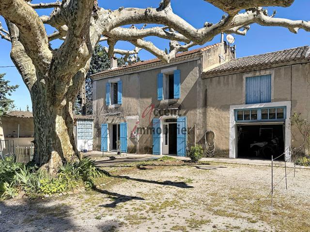 Maison vente à Arles, Cabannes