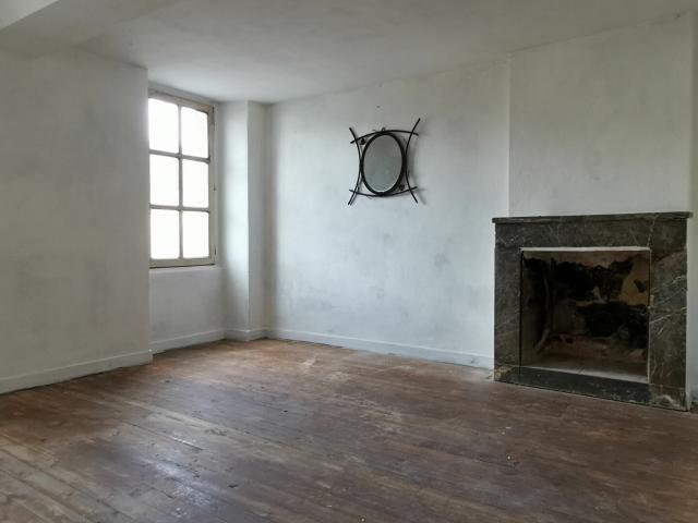 Maison vente à Mayenne, Izé