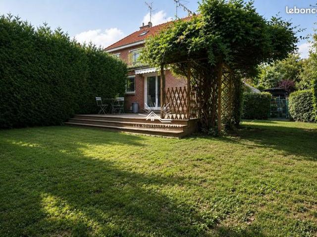 Maison vente à Lille, Croix