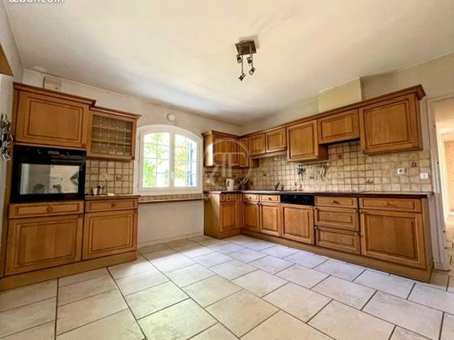 Maison vente à Saint-Seurin-sur-l'Isle, Gironde