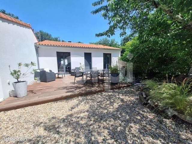 Maison vente à Saintes, Médis