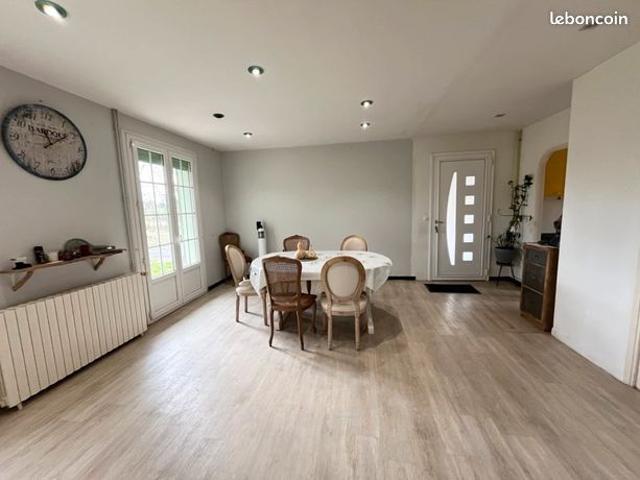 Maison vente à Parthenay, Saint-germier