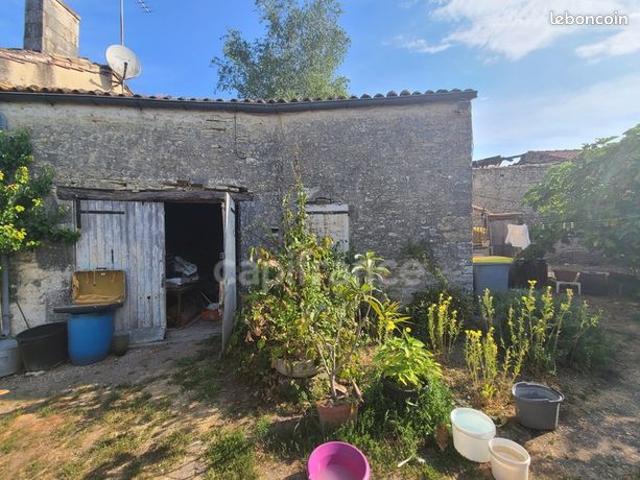 Maison vente à Saint-Jean-d'Angély, Siecq
