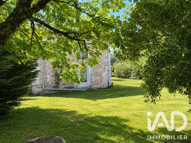 Maison vente à Confolens, Saint-laurent-de-céris