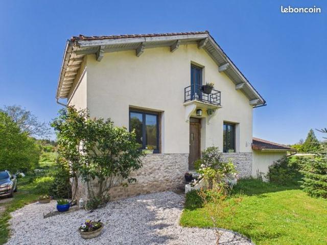 Maison vente à Nontron, Piégut-pluviers