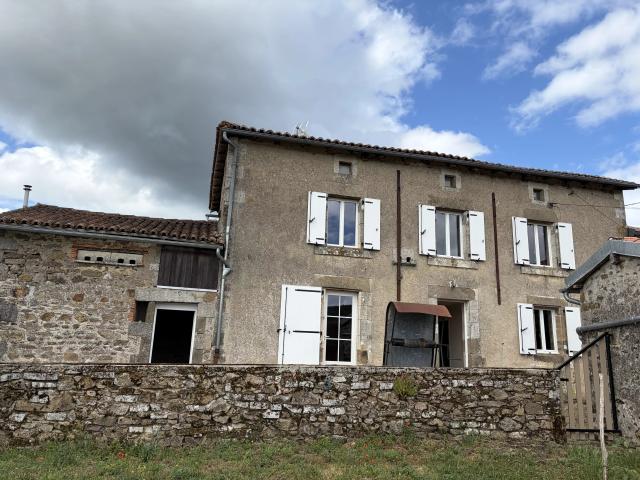 Maison vente à Nontron, Le Bourdeix