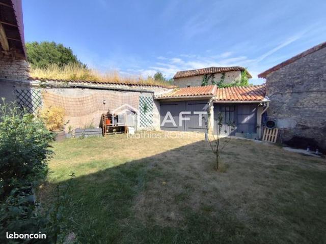 Maison vente à Confolens, Saint-amant-de-boixe