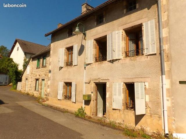 Maison vente à Riom, Giat