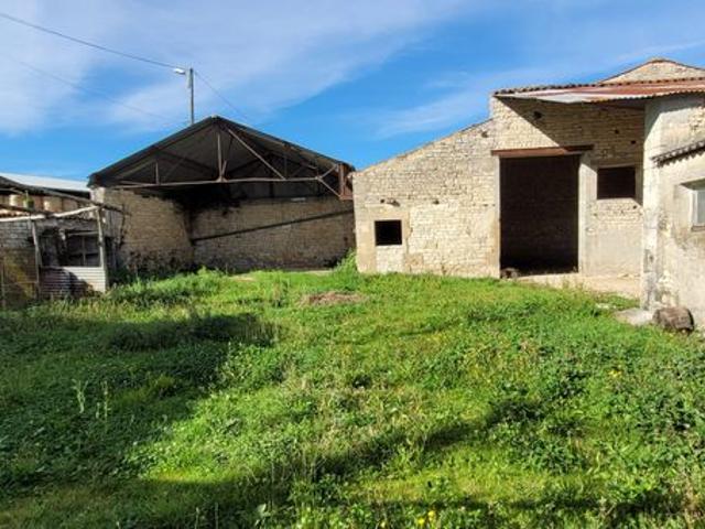 Maison vente à Saint-Jean-d'Angély, Saint-mandé-sur-brédoire