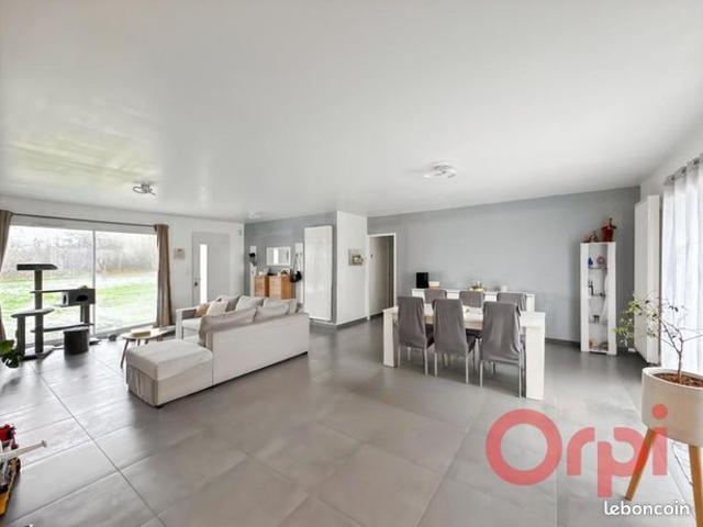 Maison vente à Saint-Amand-Montrond, Saint-pierre-les-etieux