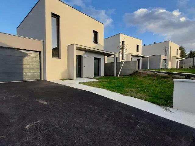 Maison vente à Montbrison, Saint-bonnet-les-oules