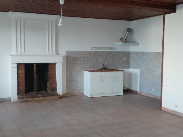 Maison location à Saint-Jean-d'Angély, Brizambourg