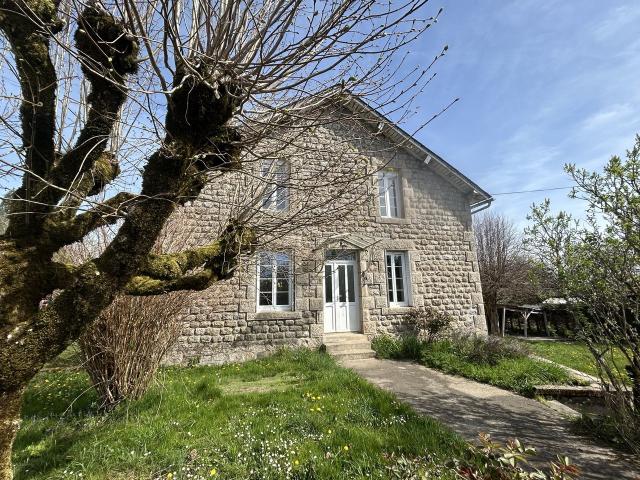 Maison vente à Ussel, Moustier-ventadour