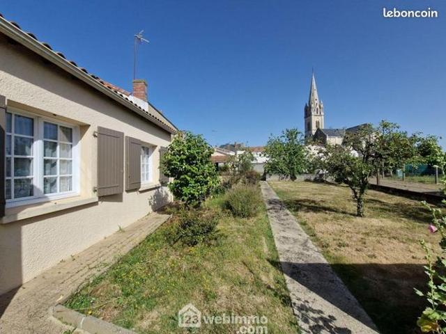 Maison vente à Loches, La Ferrière