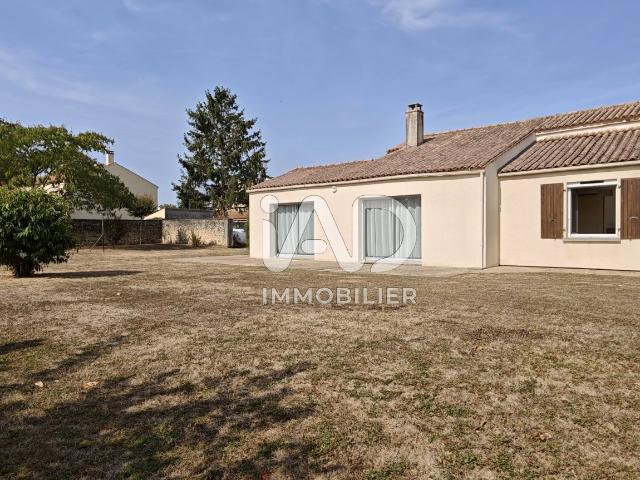 Maison vente à Fontenay-le-Comte, Velluire