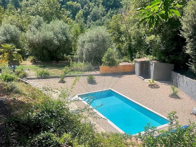 Maison vente à Le Château, Contes