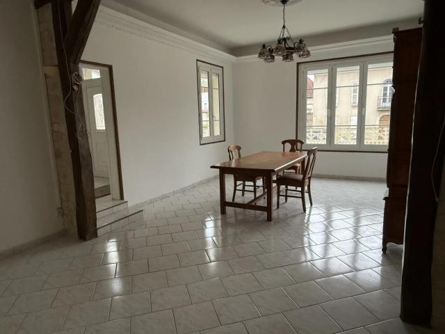 Maison vente à Sens, Villeneuve-l'archevêque