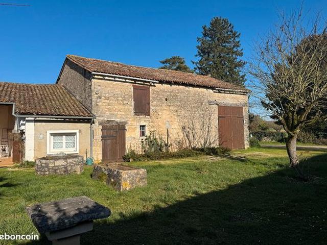 Maison vente à Montmorillon, Brux