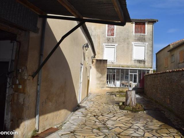 Maison vente à Confolens, Villefagnan