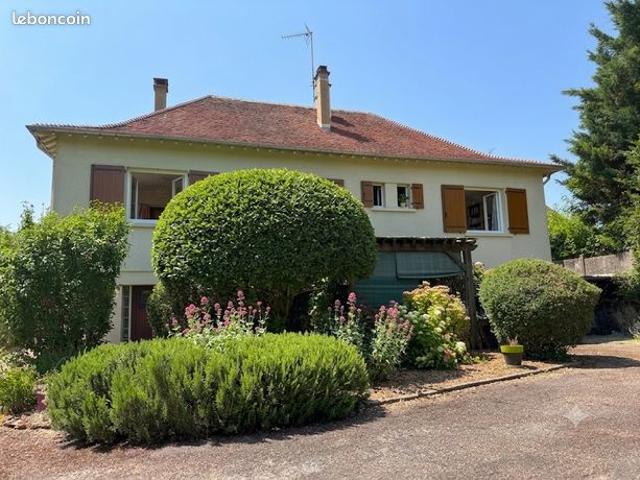 Maison vente à Auxerre, Champlost