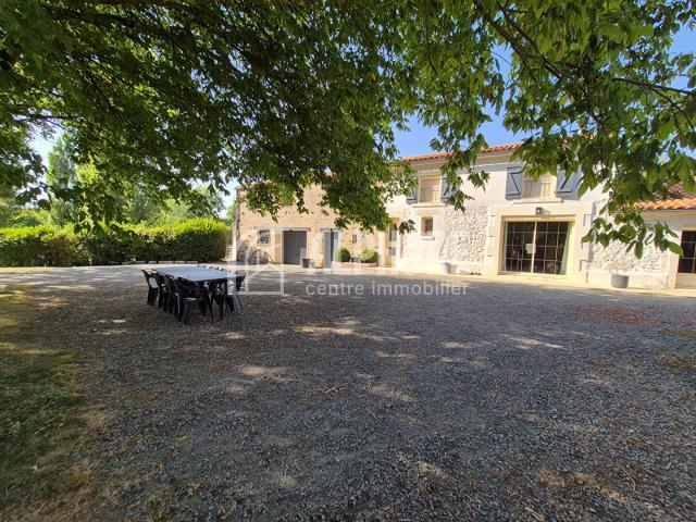 Maison vente à Fontenay-le-Comte, Sainte-hermine