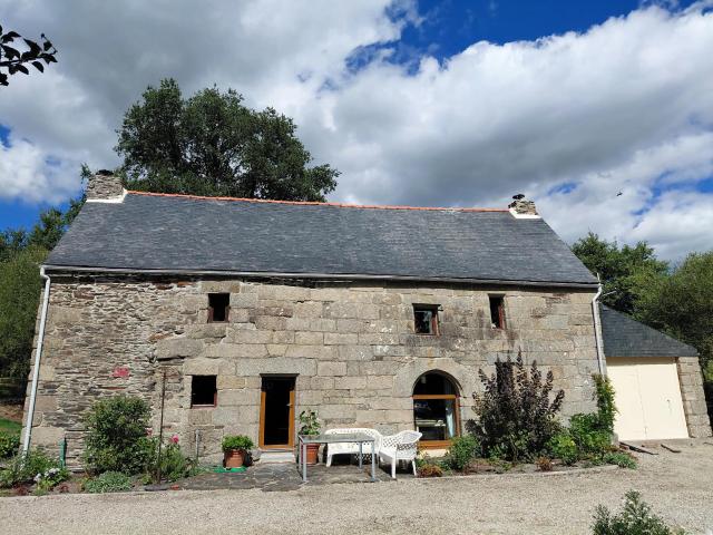 Maison vente à Kerguelezen, Kergrist-Moëlou