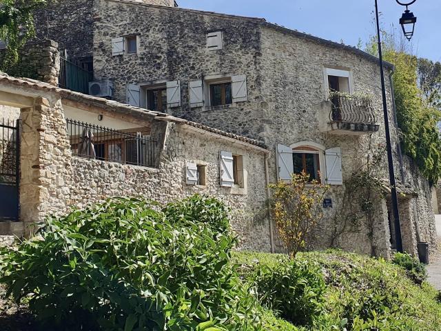 Maison vente à Nîmes, Dions