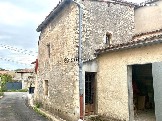 Maison vente à Confolens, Saint-amant-de-boixe