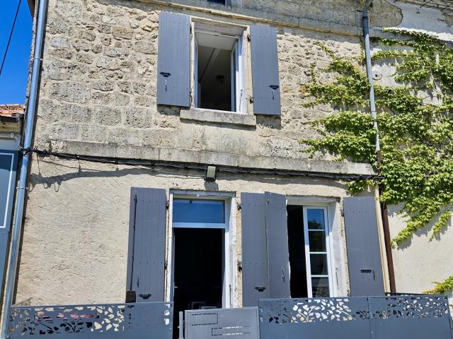 Maison vente à La Boëme, La Couronne