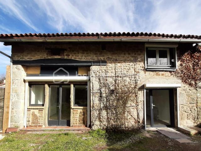 Maison vente à Rochechouart, Saint-auvent