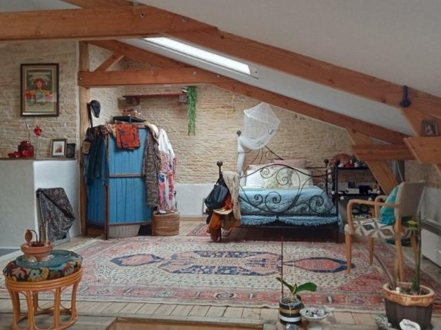 Maison vente à Niort, Rom