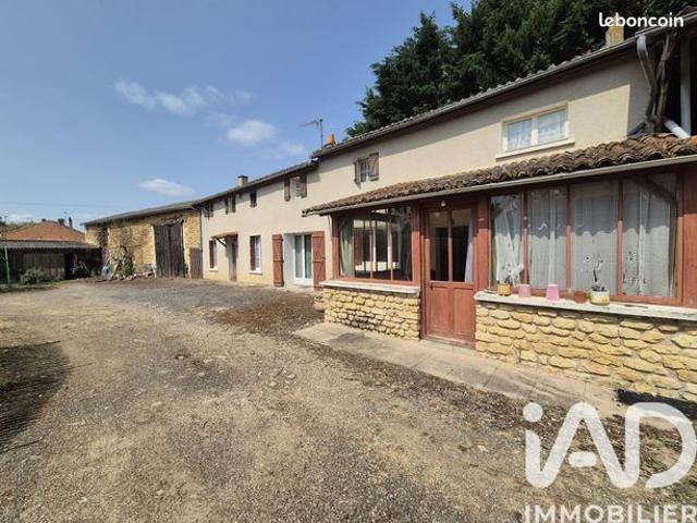 Maison vente à Bressuire, Pas-de-jeu