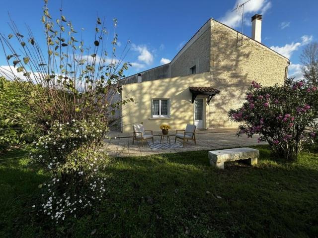 Maison vente à La Rochelle, Ferrières