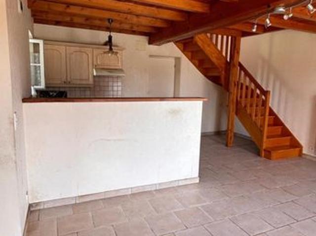 Maison vente à Saint-Jean-d'Angély, La Brousse