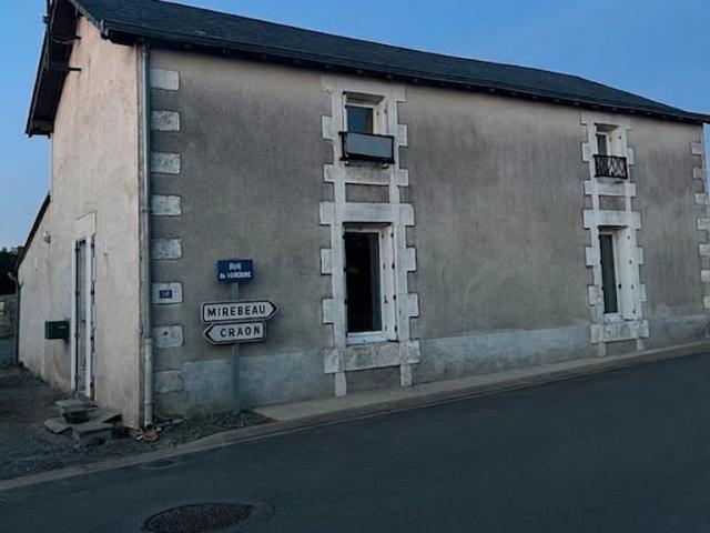 Maison vente à Parthenay, Doux