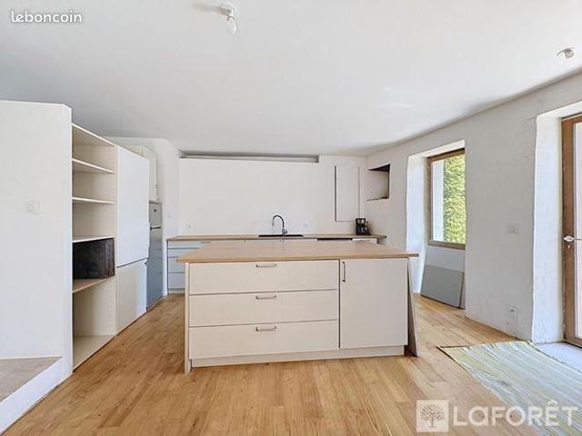 Maison vente à Nontron, Bussac
