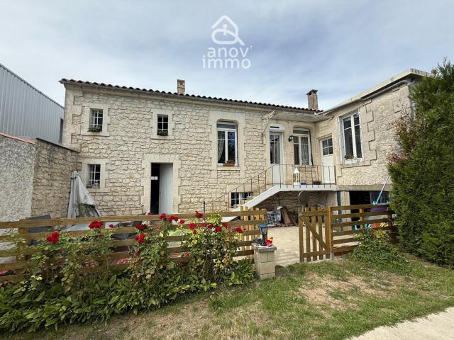 Maison vente à Angoulême, Aignes-et-puypéroux