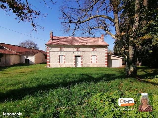 Maison vente à Les Essards, Charente