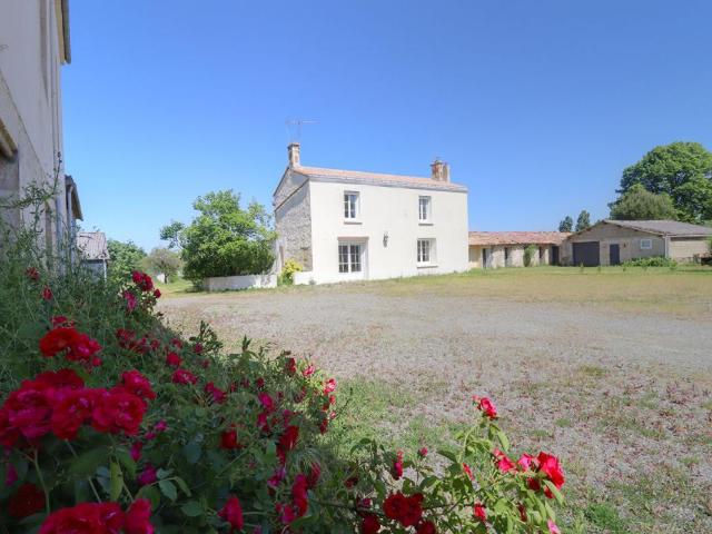 Maison vente à Champbertrand, Villiers-en-Plaine