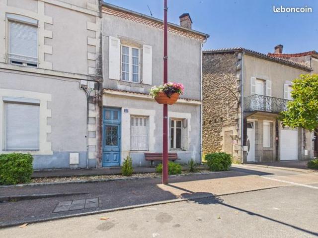 Maison vente à Nontron, Piégut-pluviers
