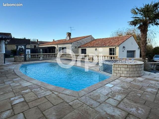 Maison vente à Montmorillon, Genouillé