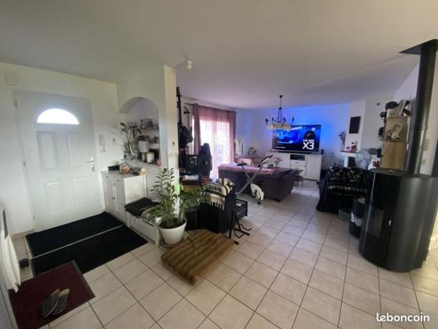 Maison vente à Saint-Amand-Montrond, Saulzais-le-potier