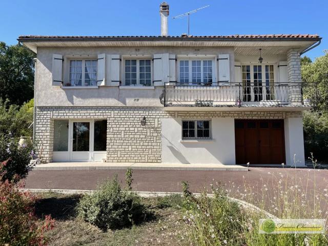Maison vente à Aigre
