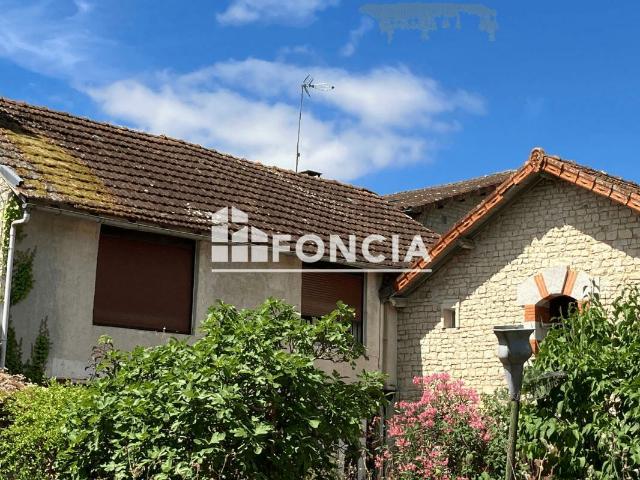 Maison vente à Confolens, Vouharte