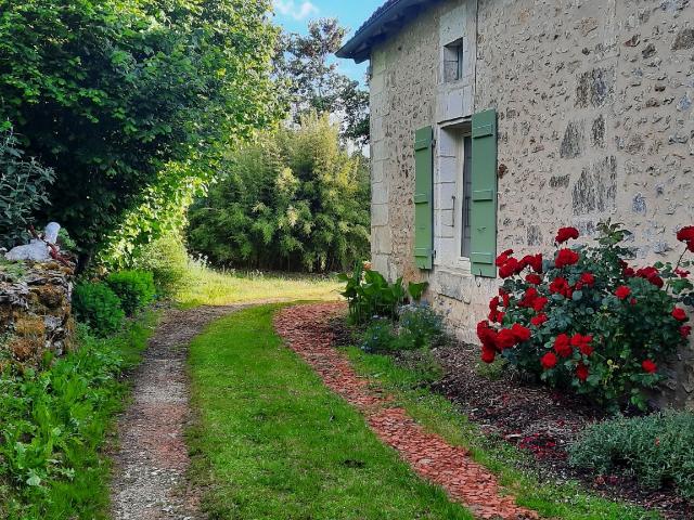 Maison vente à Nontron, Champeaux-et-la-chapelle-pommier