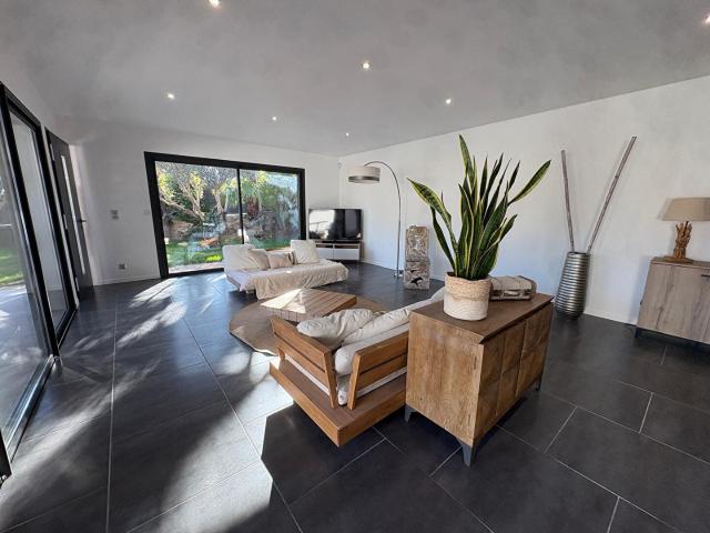 Maison vente à Marseille, Ceyreste