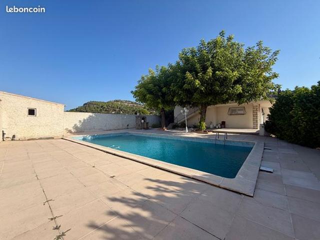 Maison vente à Nîmes, Chusclan