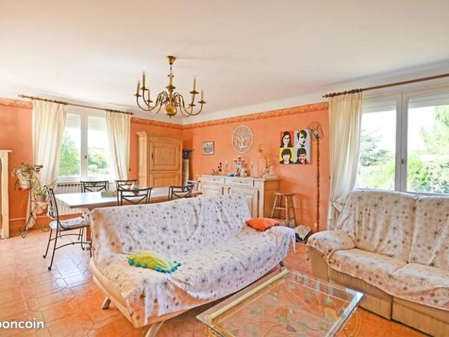 Maison vente à Nîmes, Connaux